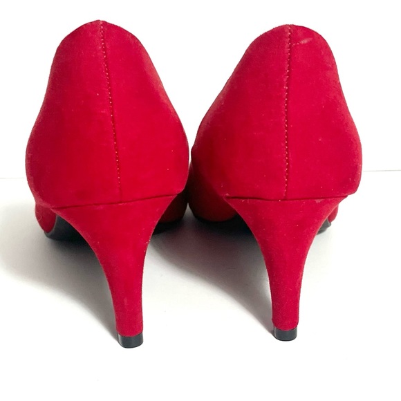 Round Toe Faux Suede Pumps! - Picture 6 of 6